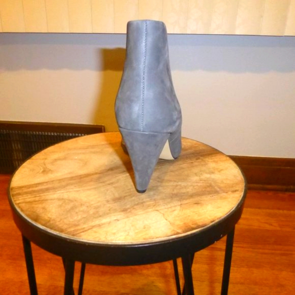 Suede Leather Charcoal Boots Size 10 Vince Camuto Grey Size EUC - Picture 8 of 15